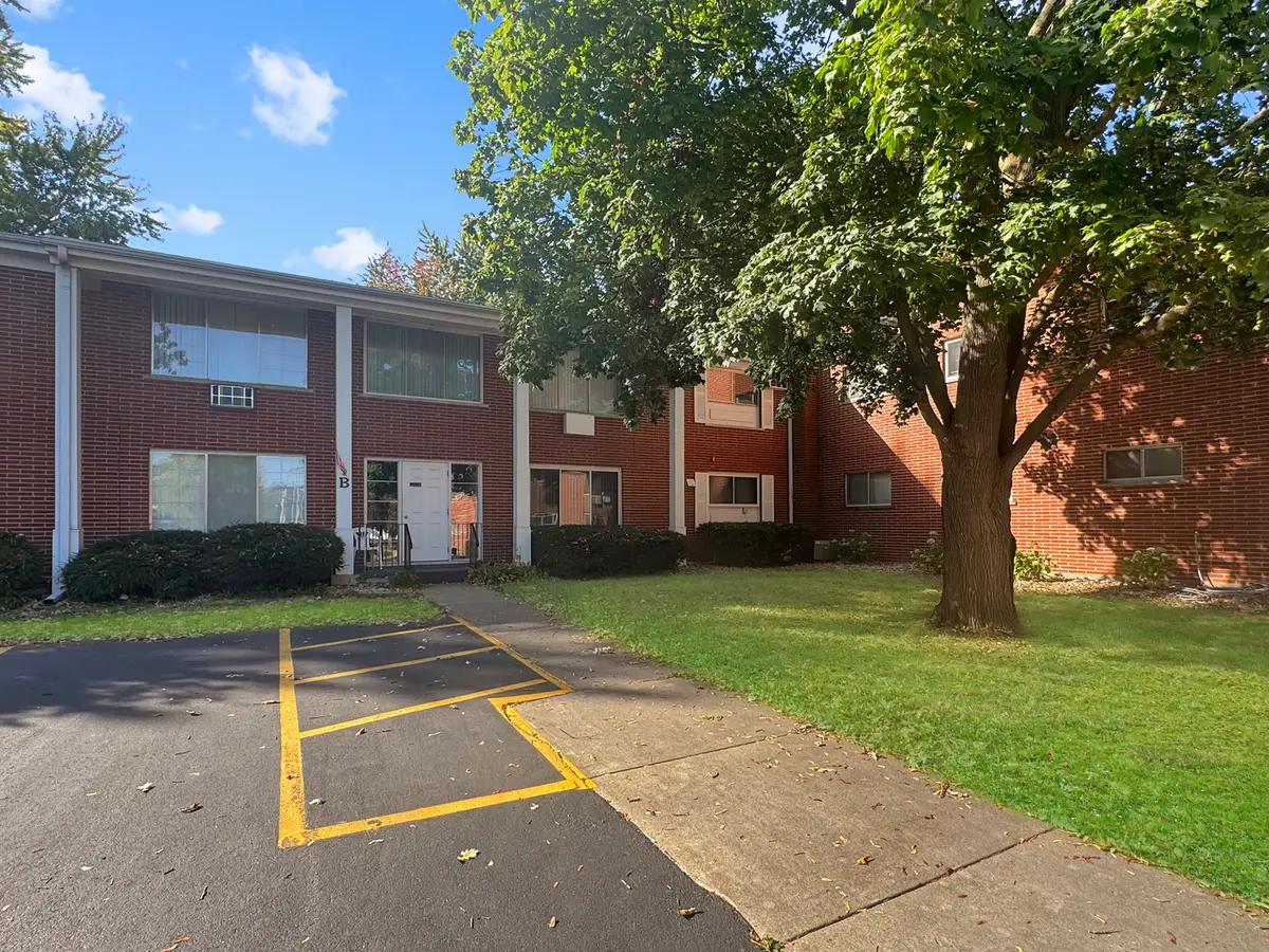 124 N Whistler Avenue #B8, Freeport, IL 61032 - #1