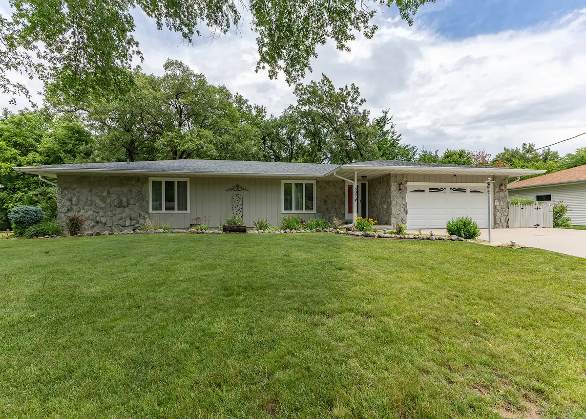 607 E 5th Street, Coal Valley, IL 61240 - #1