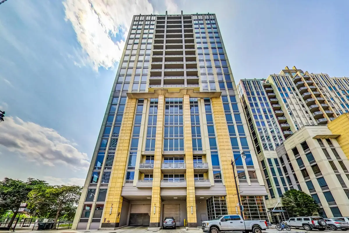 700 N Larrabee Street #1302, Chicago, IL 60654 - #1