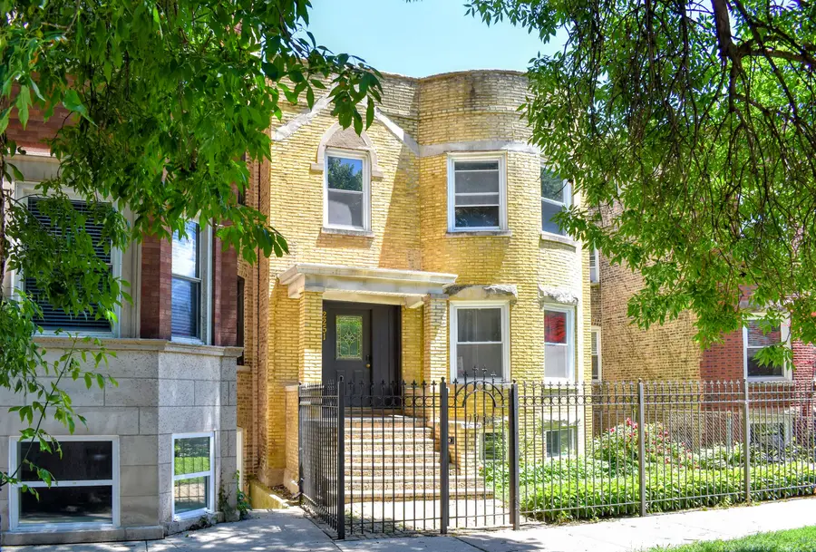 2251 N Sawyer Avenue, Chicago, IL 60647 - #2