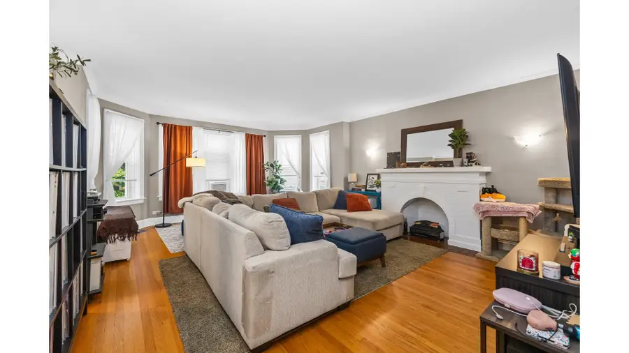 7555 N Claremont Avenue, Chicago, IL 60645 - #3