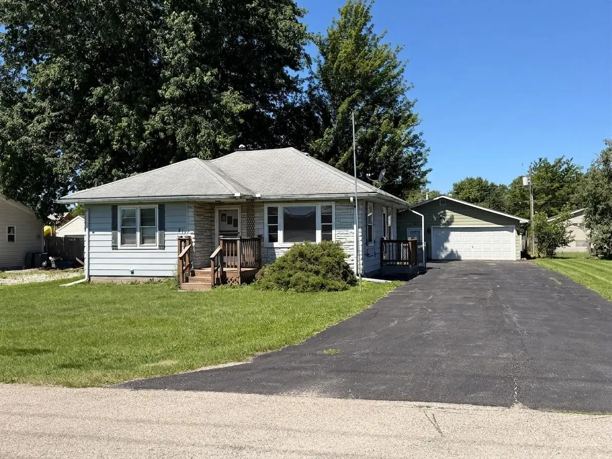 811 1st Street, Colona, IL 61241 - #1