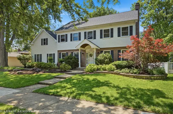 1229 Atlas Lane, Naperville, IL 60540