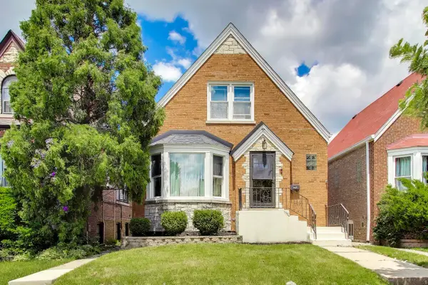 7028 W Melrose Street, Chicago, IL 60634
