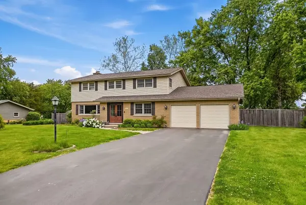 28W118 Hillview Drive, Naperville, IL 60564