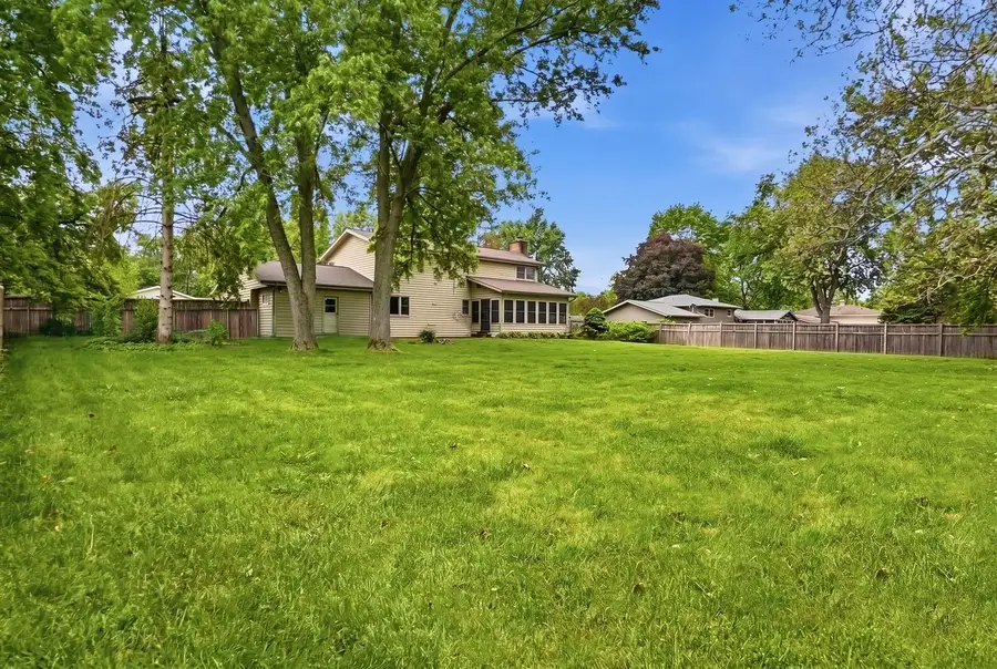 28W118 Hillview Drive, Naperville, IL 60564 - #2