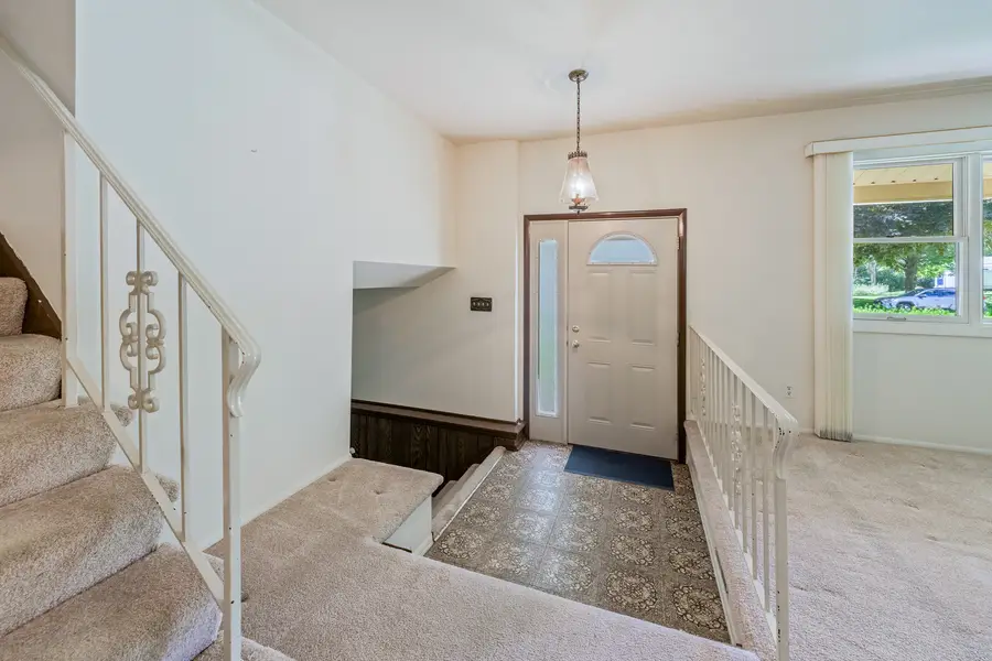 304 Dartmoor Drive, Crystal Lake, IL 60014 - #2