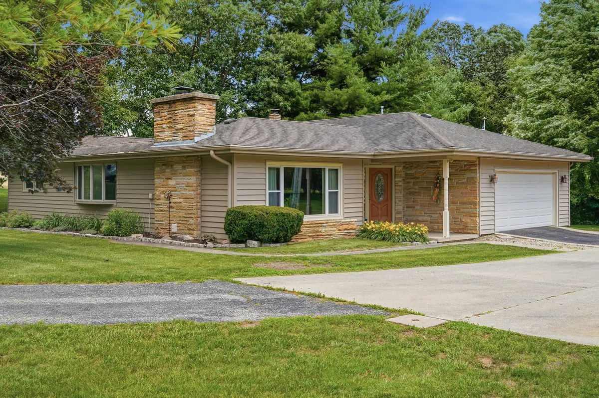 1952 Larod Drive, Dixon, IL 61021 - #1