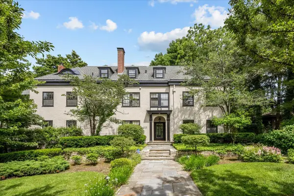 605 Arbor Vitae Road, Winnetka, IL 60093