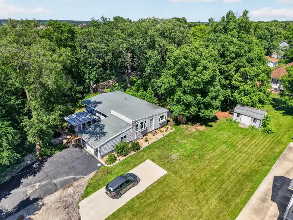 300 Adams Street, Ottawa, IL 61350
