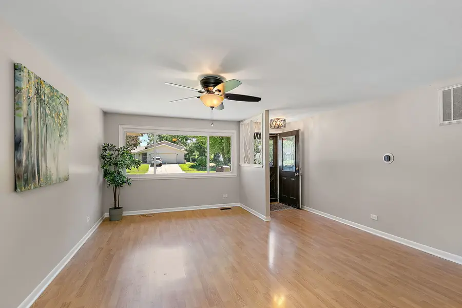 616 Clover Lane, Schaumburg, IL 60193 - #3