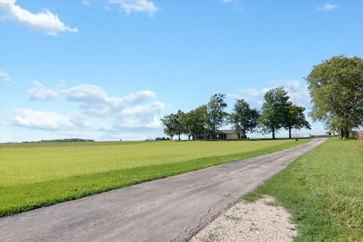 21184 Allentown Road, Pekin, IL 61554 - #1