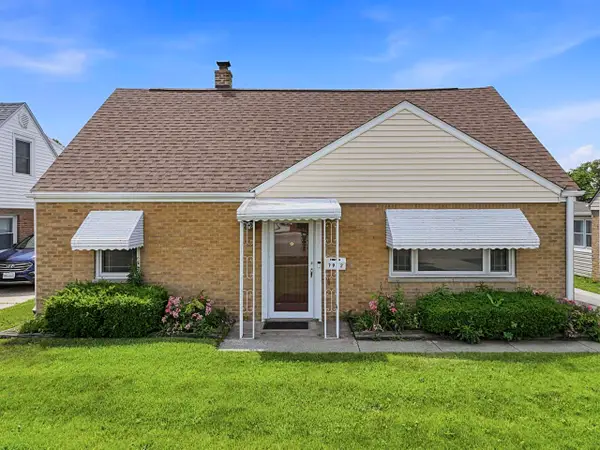 7922 N Waukegan Road, Niles, IL 60714