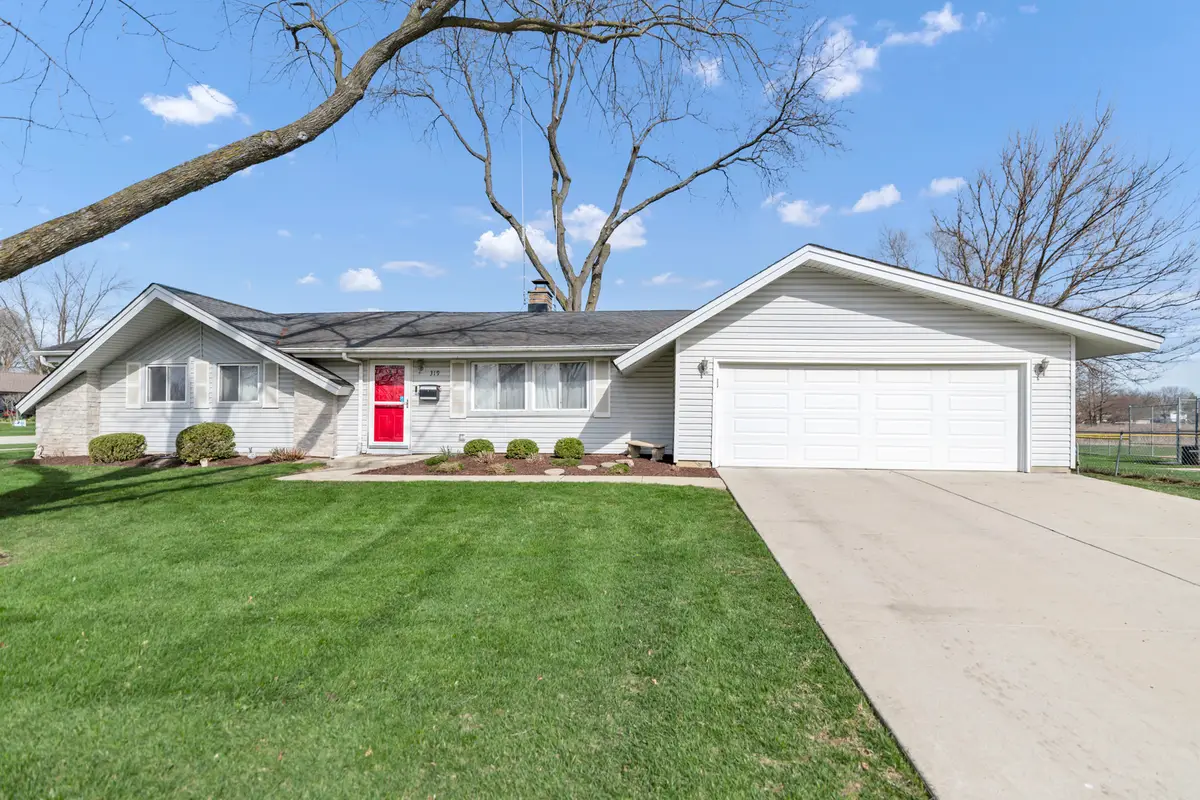 319 S Braintree Drive, Schaumburg, IL 60193 - #1