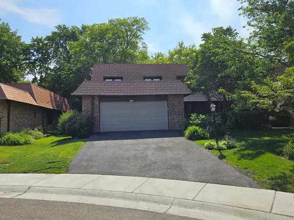 3912 Dundee Road, Northbrook, IL 60062