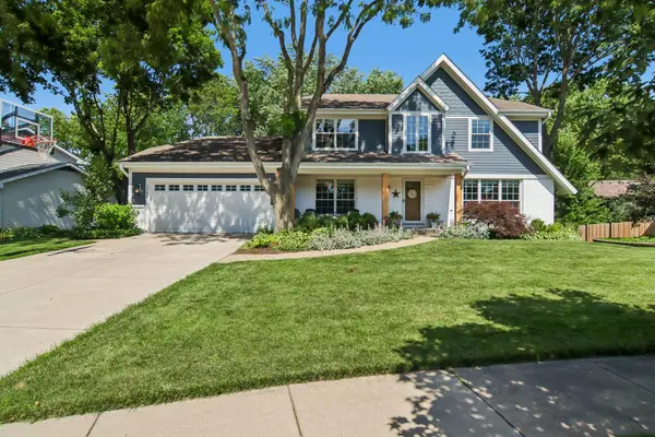 1204 Parliament Court, Libertyville, IL 60048