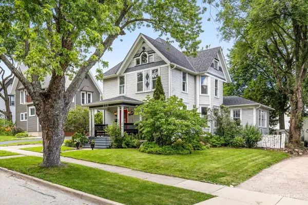 206 Oregon Avenue, West Dundee, IL 60118