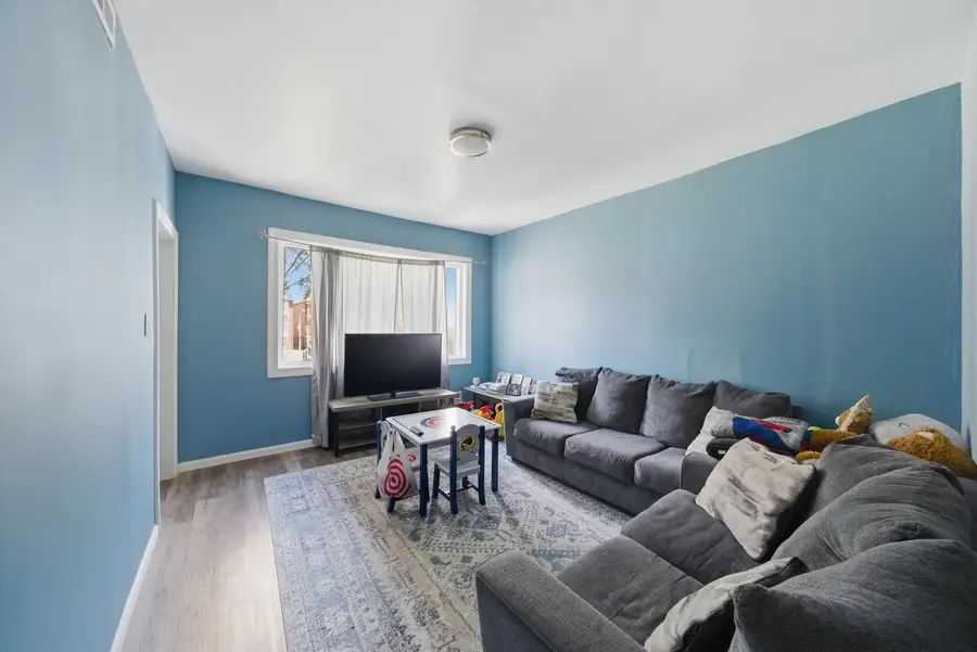 2627 W Montgomery Avenue, Chicago, IL 60632 - #3