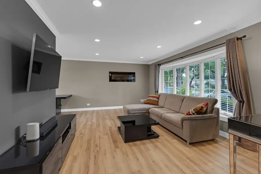 210 W Pickwick Road, Arlington Heights, IL 60005 - #3