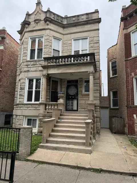3919 W Monroe Street, Chicago, IL 60624