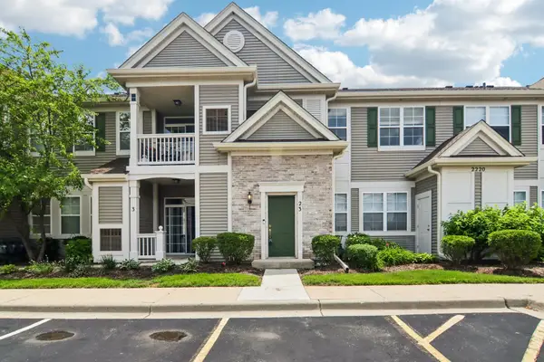 2220 Aurora Drive #23, Pingree Grove, IL 60140