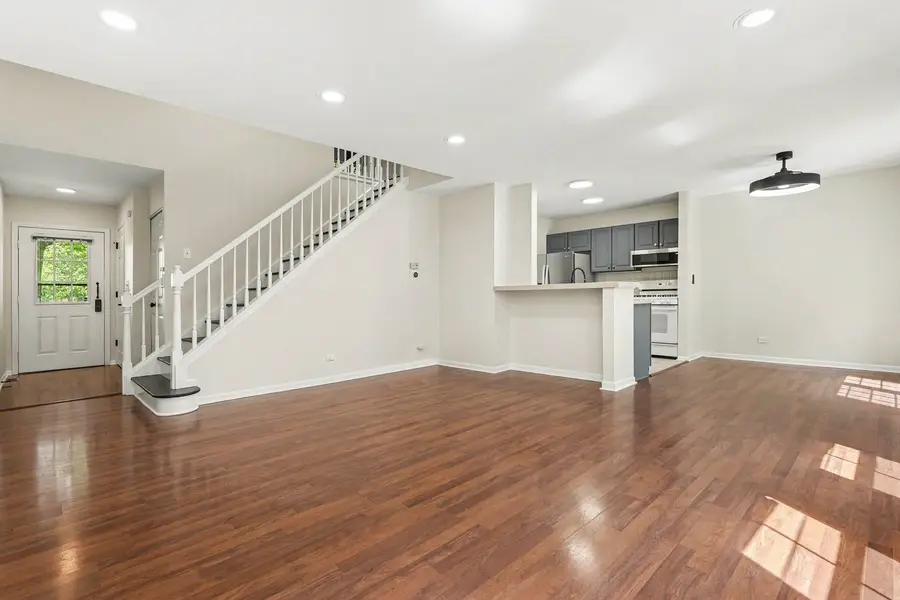 360 Golfview Court #360, Bloomingdale, IL 60108 - #3