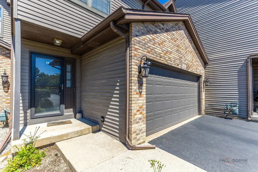 24 Garden Crescent Court, Elgin, IL 60123 - #3