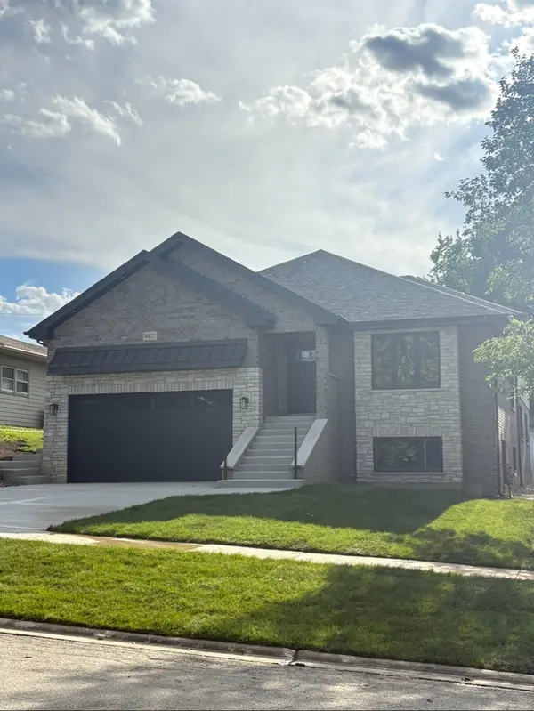 9432 S 82 Court, Hickory Hills, IL 60457