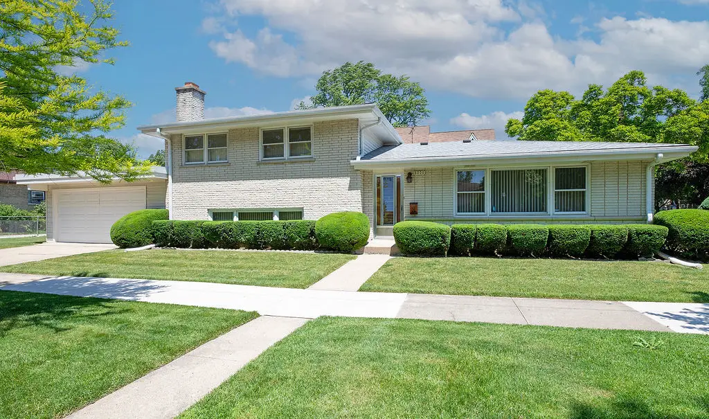 6000 Crain Street, Morton Grove, IL 60053 - #1