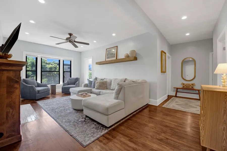 916 W Waveland Avenue #3, Chicago, IL 60613 - #3