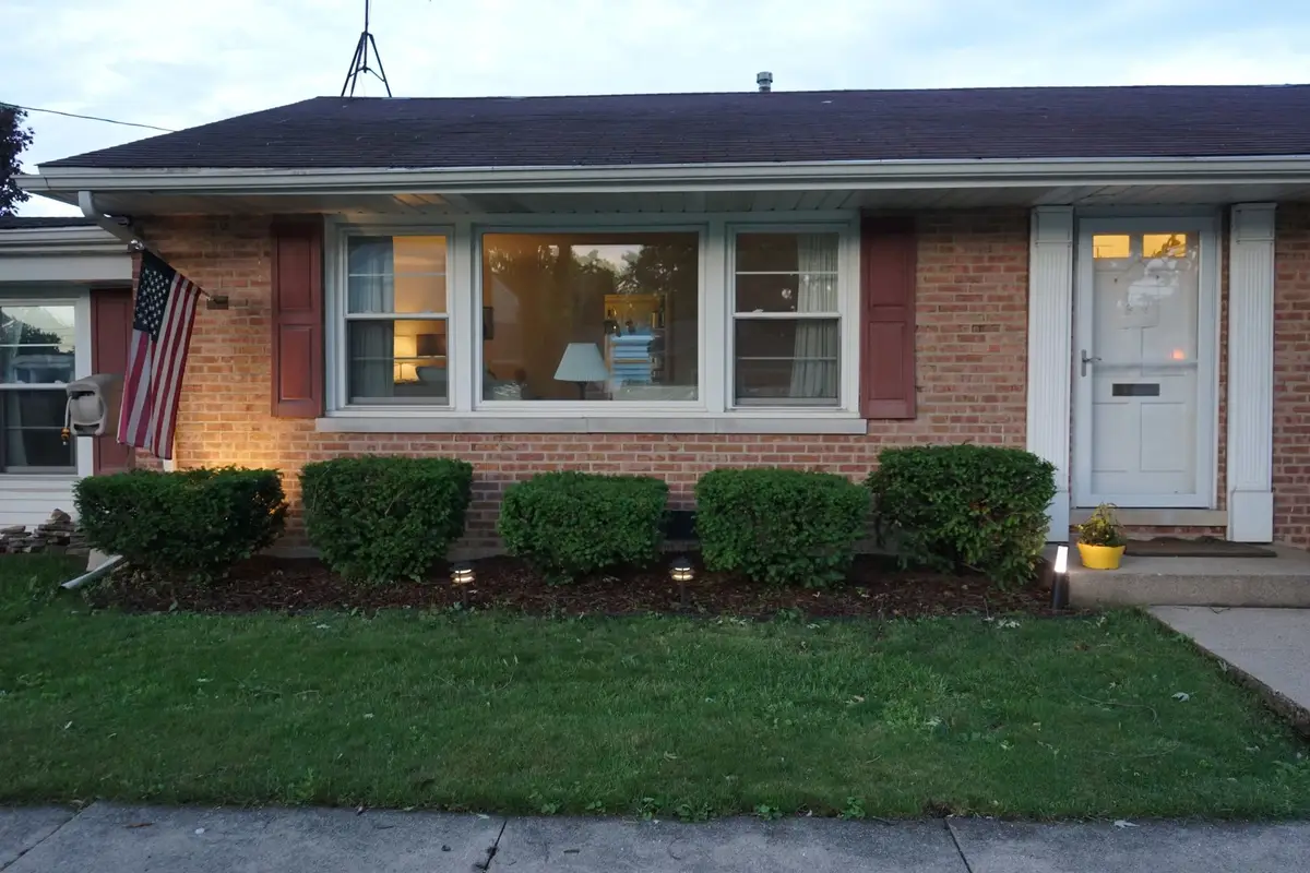 556 Crestwood Drive, Des Plaines, IL 60016 - #1