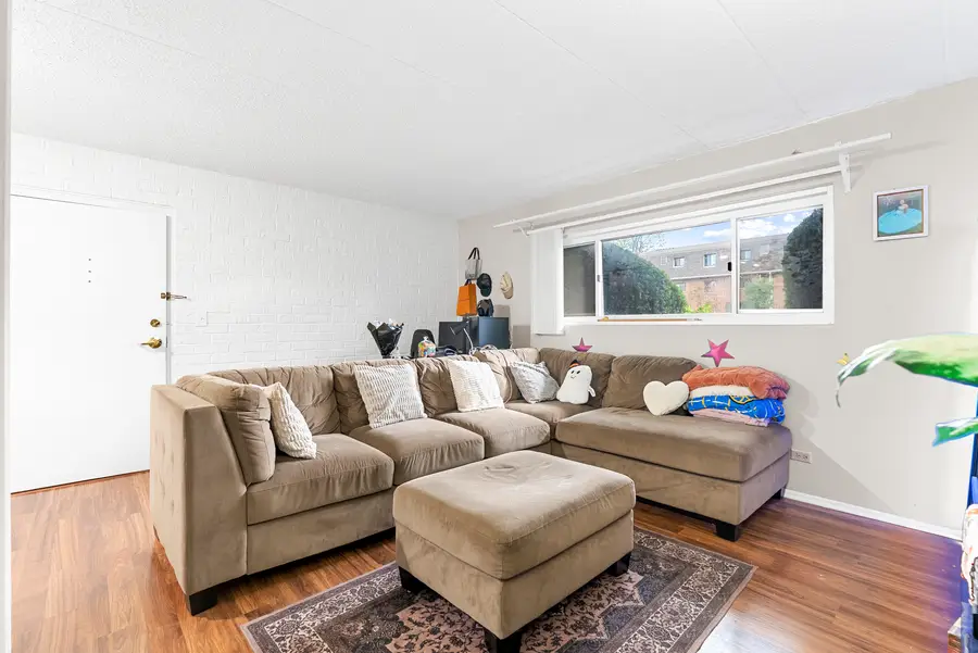3223 W Parkway Drive #1G, Northbrook, IL 60062 - #3