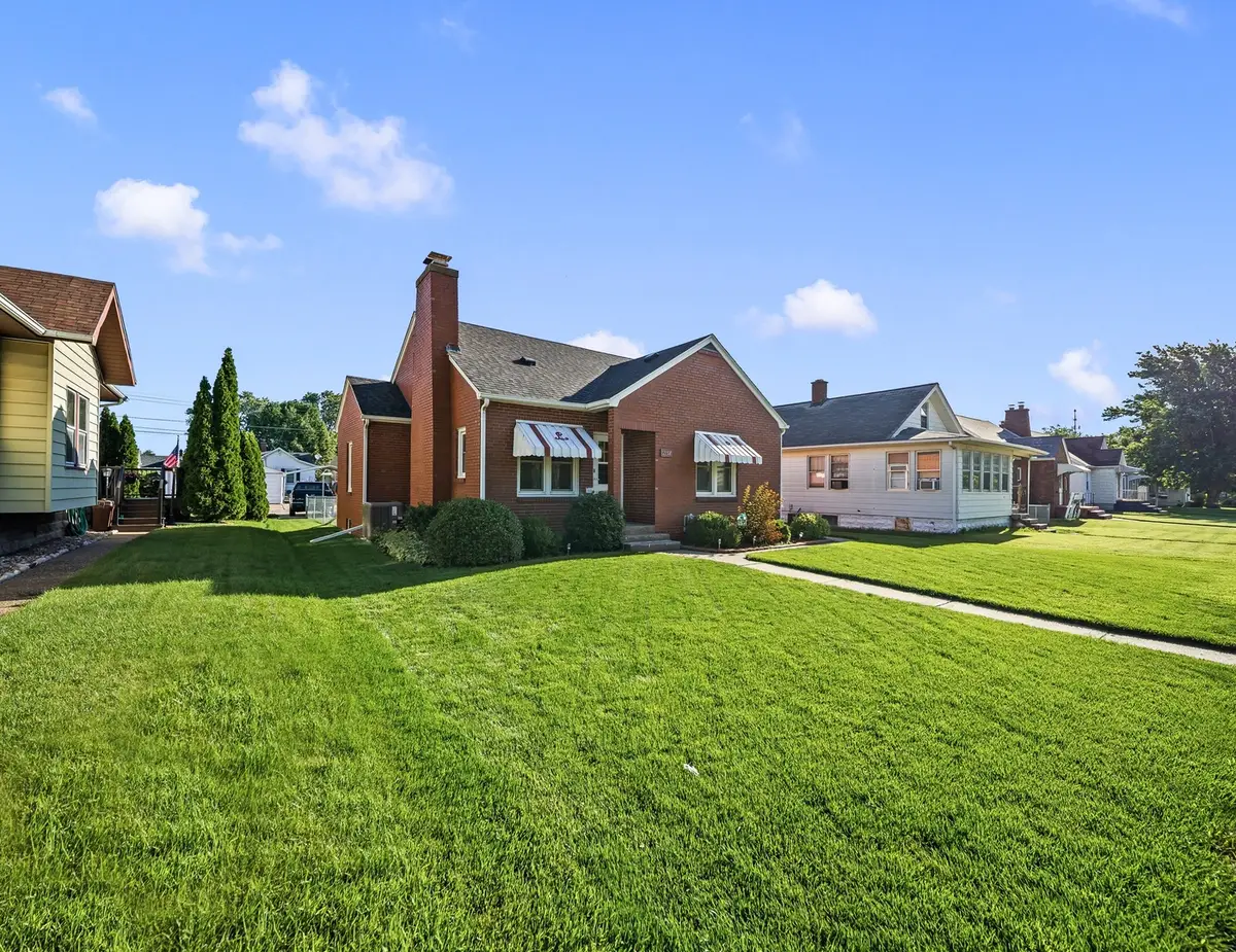 2134 W Locust Street, Davenport, IA 52804 - #1