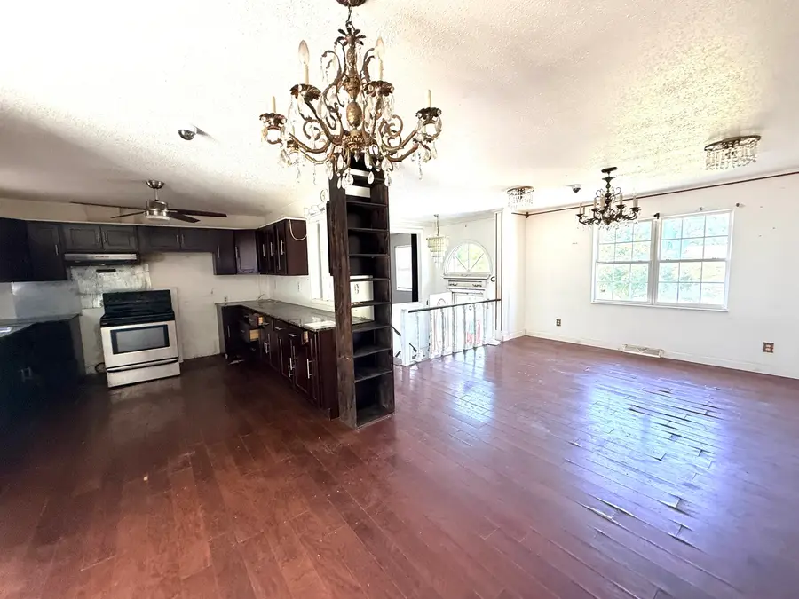 912 Glenn Avenue, Carterville, IL 62918 - #3