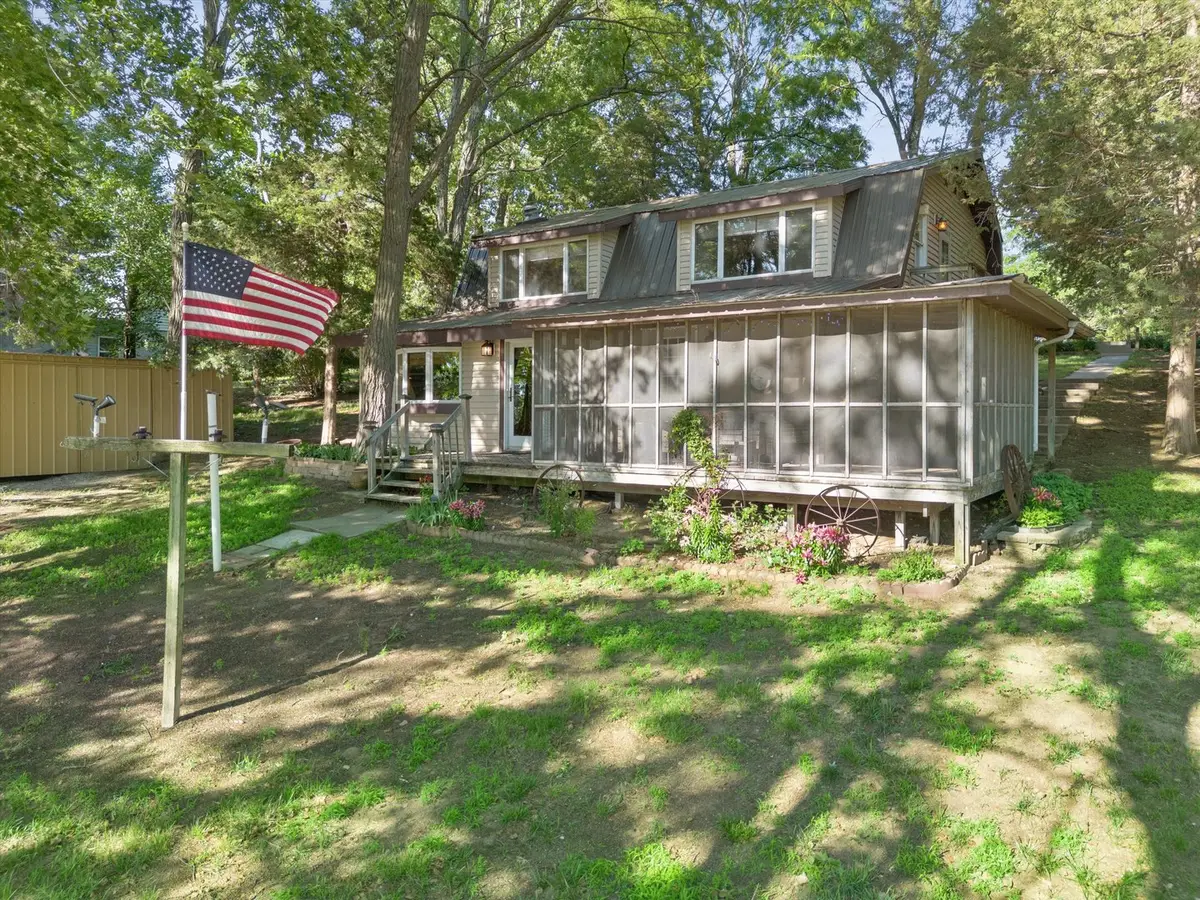 860 42nd Street, New Boston, IL 61272 - #1