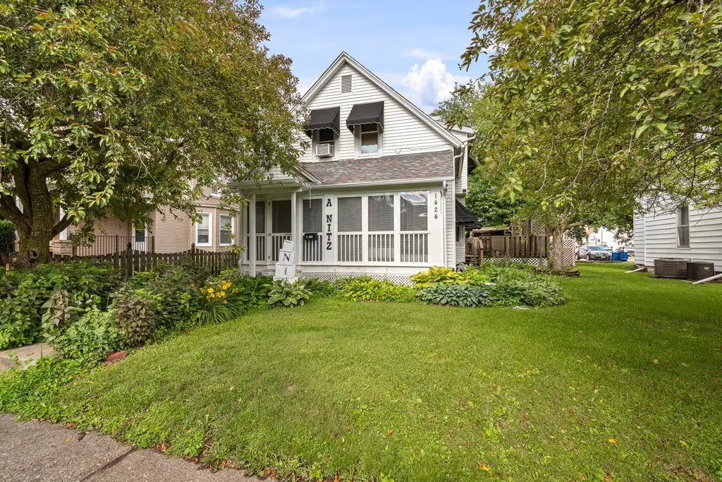 1424 11th Street A, Moline, IL 61265 - #1