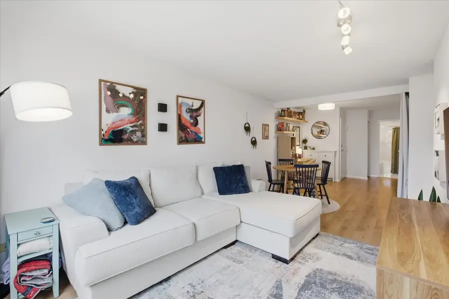 435 W Oakdale Avenue #4F, Chicago, IL 60657 - #3