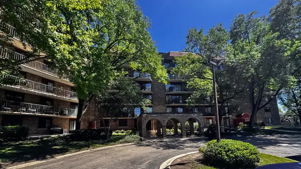 111 S Baybrook Drive #612, Palatine, IL 60074