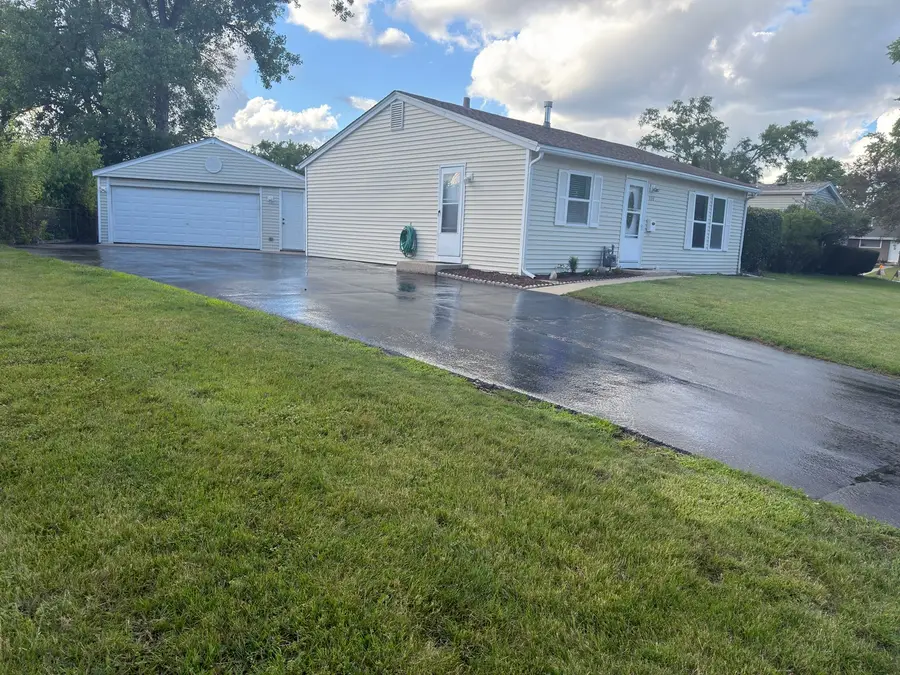 100 Siesta Road, Carpentersville, IL 60110 - #2
