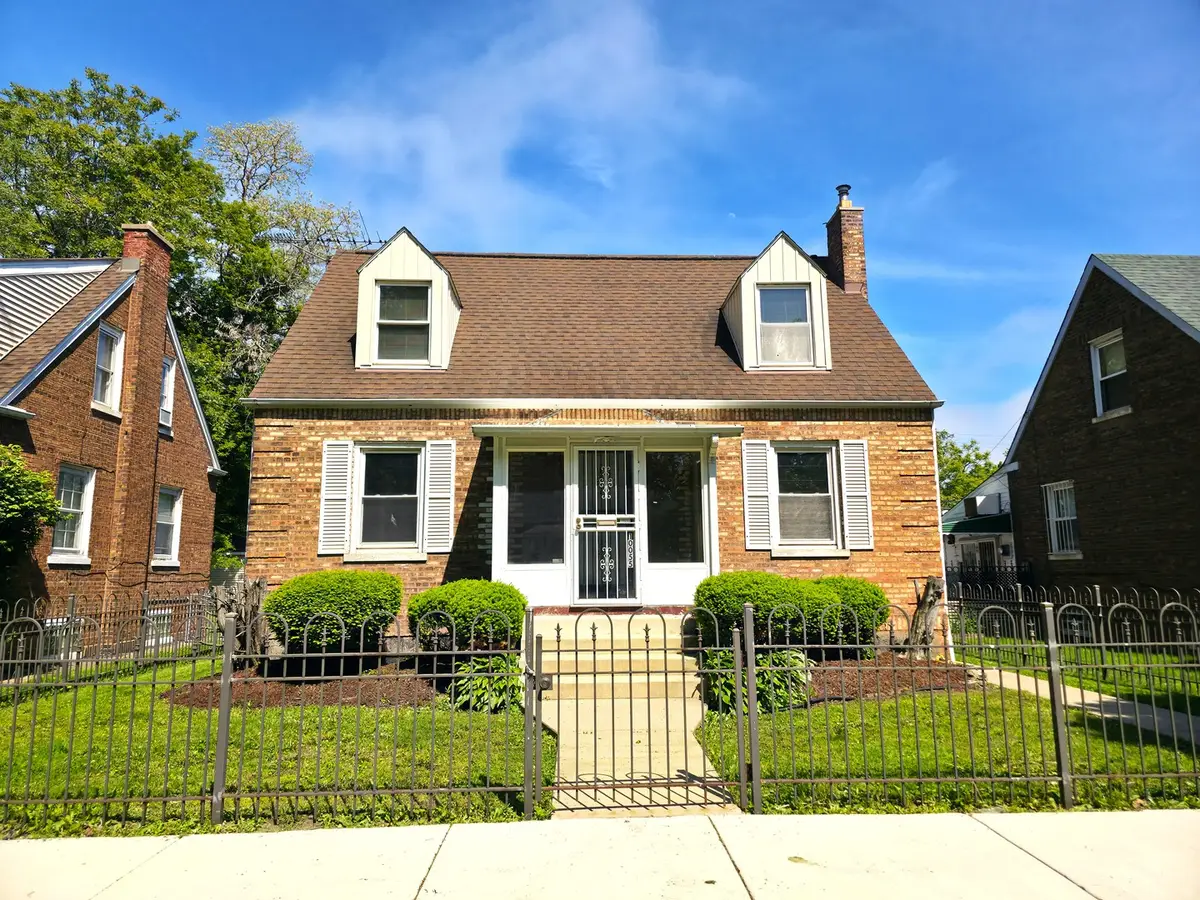 10055 S Oglesby Avenue, Chicago, IL 60617 - #1