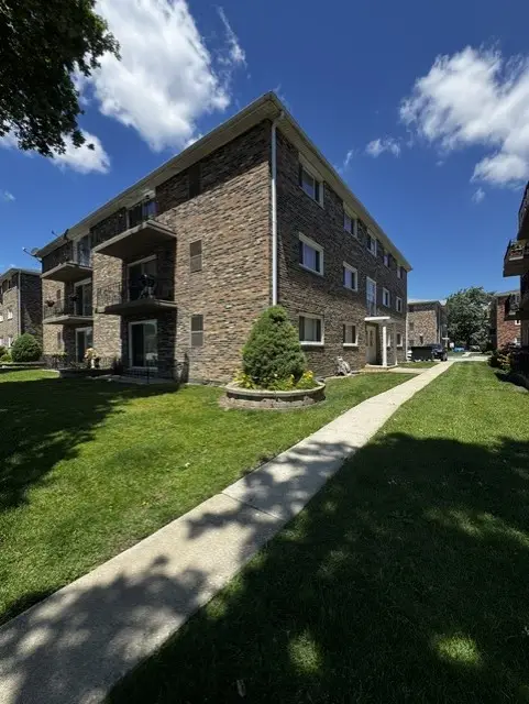 5846 W 77th Street #303, Burbank, IL 60459 - #1