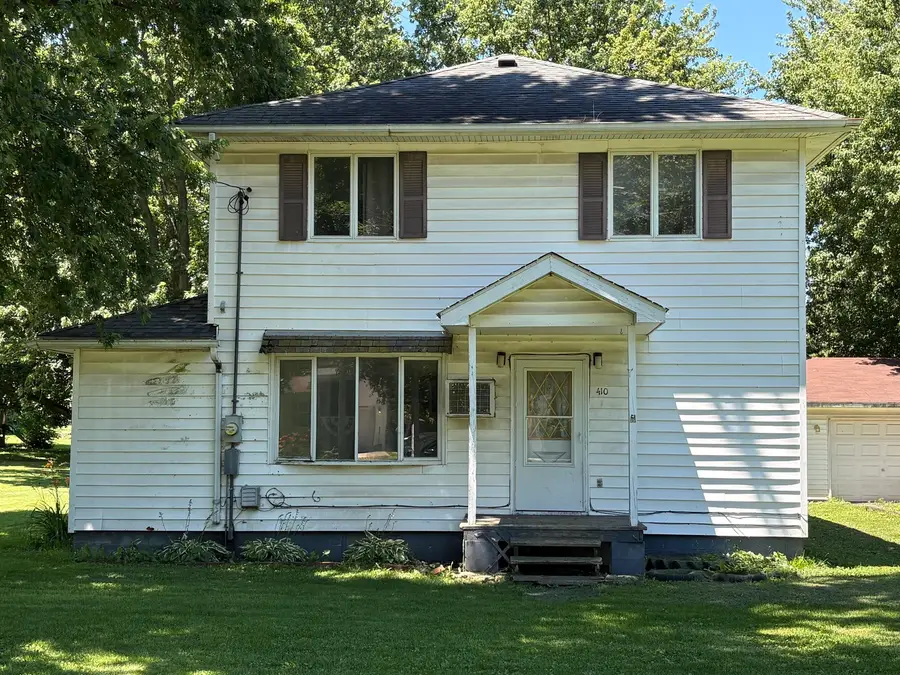 410 N First Street, Bellflower, IL 61724 - #2