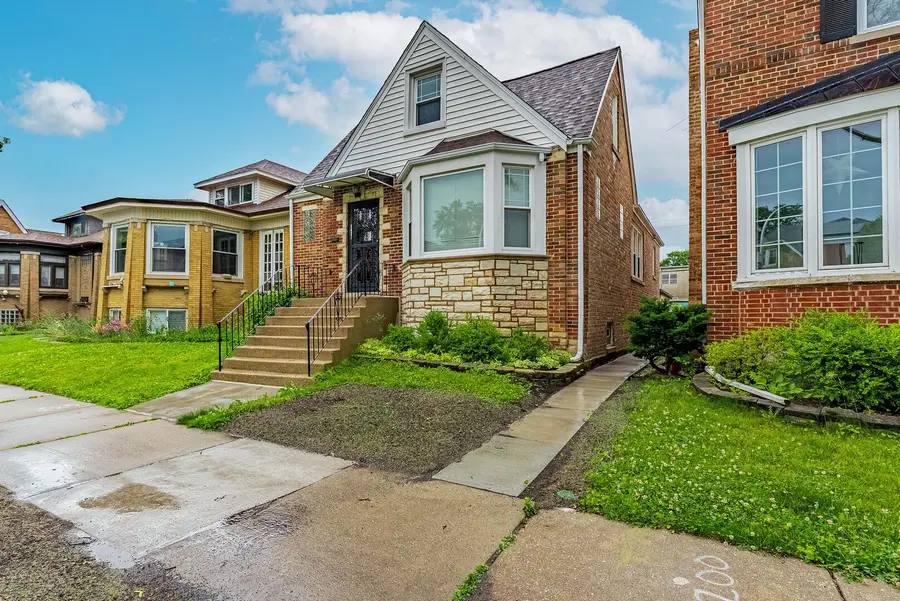 5621 N Drake Avenue, Chicago, IL 60659 - #2