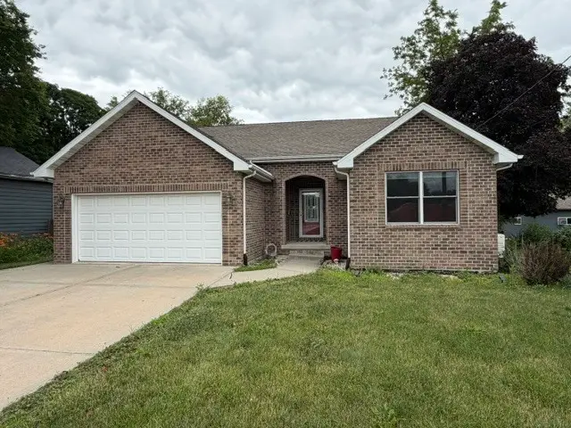 307 W Main Street, Gardner, IL 60424 - #1