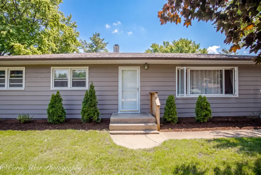 220 Swanson Road, Sycamore, IL 60178 - #2