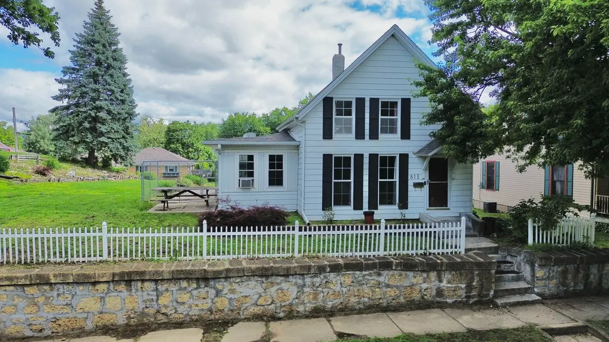 815 10th Avenue, Fulton, IL 61252 - #1