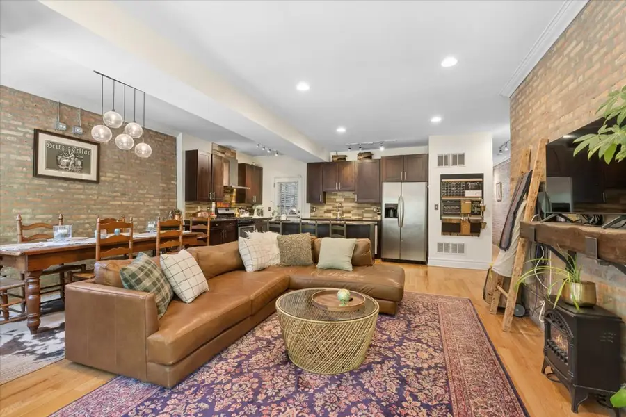 746 W Cornelia Avenue #1W, Chicago, IL 60657 - #3