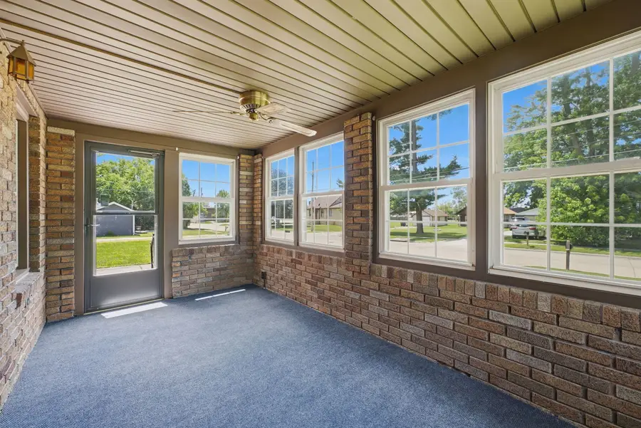 2202 44th Street, Moline, IL 61265 - #3