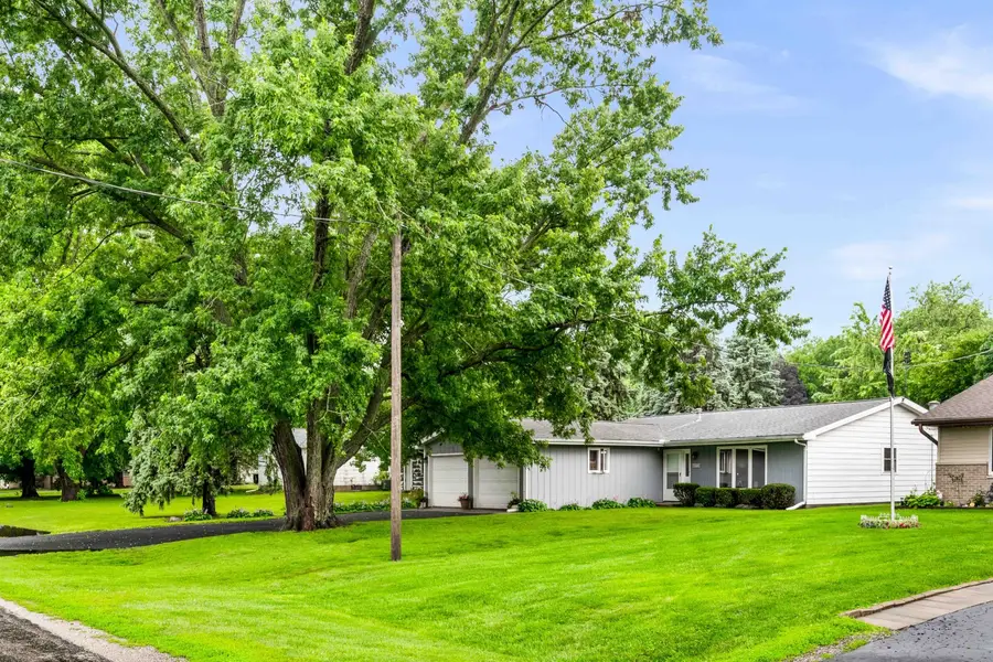 307 S Washington Street, Hudson, IL 61748 - #2