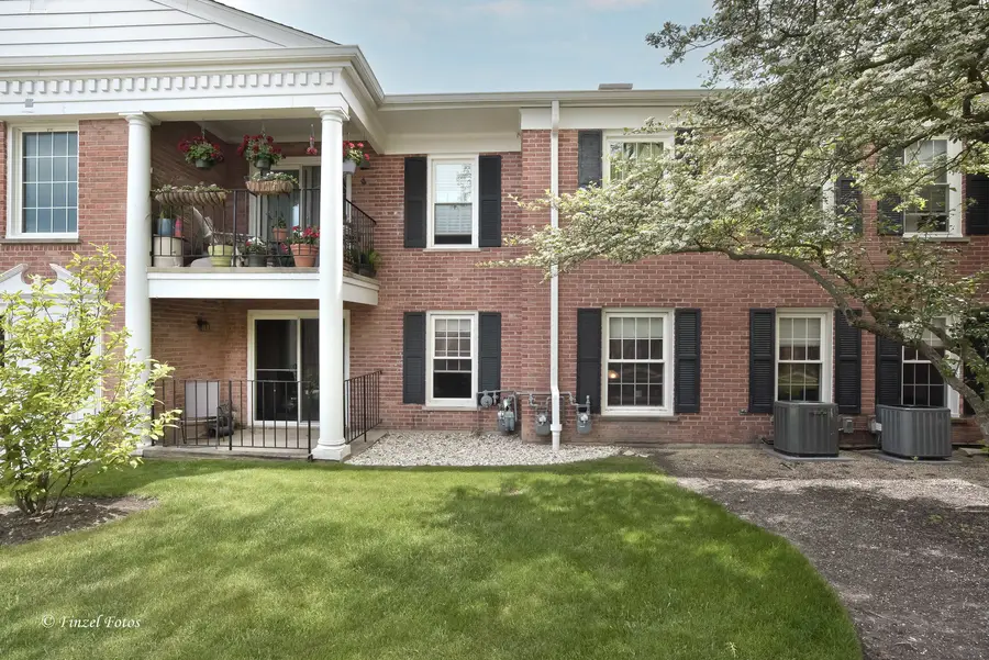 530 Shorely Drive #101, Barrington, IL 60010 - #3